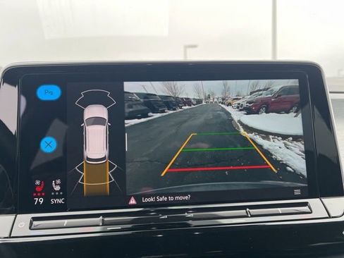 Used 2025 Volkswagen Atlas Cross Sport SE image 18