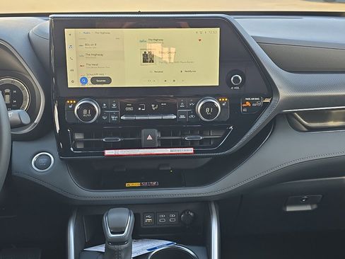 New 2026 Toyota Highlander XSE image 26