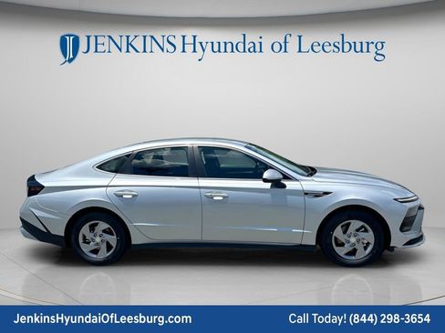 New 2026 Hyundai Sonata SE FWD image 3