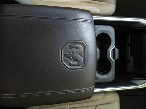 Used 2019 RAM 1500 Laramie AWD/4WD image 27