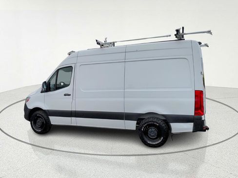 Used 2022 Mercedes-Benz Sprinter 144 Cargo w/ Parking Package image 9