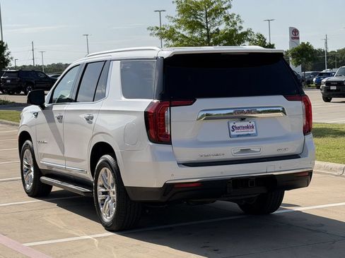 Used 2021 GMC Yukon SLT w/ SLT Luxury Plus Package AWD/4WD image 4