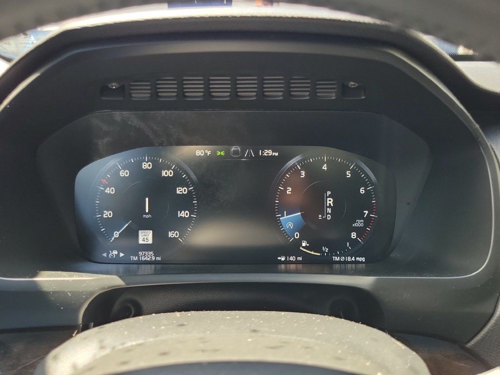 Used 2017 Volvo XC90 T6 Momentum w/ Vision Package AWD/4WD image 19