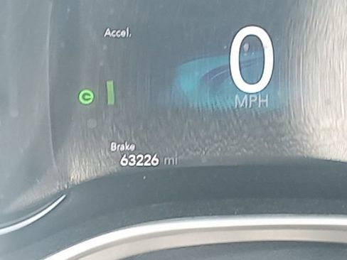 Used 2023 Chrysler Pacifica Touring-L FWD image 13