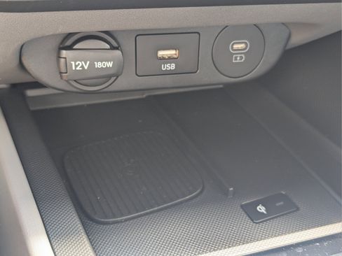 Used 2025 Hyundai Elantra Sport FWD image 17