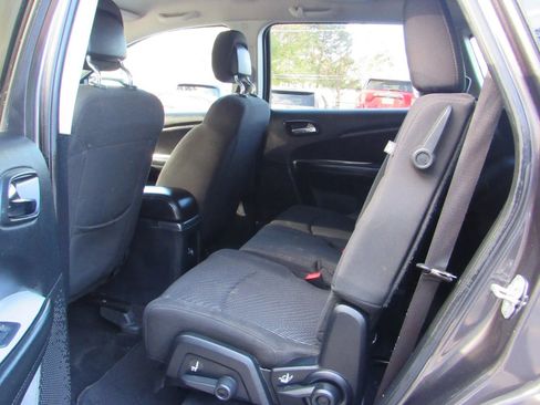 Used 2018 Dodge Journey SE w/ Popular Equipment Group FWD image 11