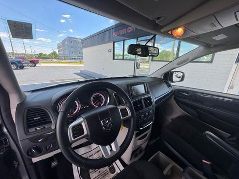 Used 2015 Dodge Grand Caravan SE w/ Quick Order Package 29E SE FWD image 9