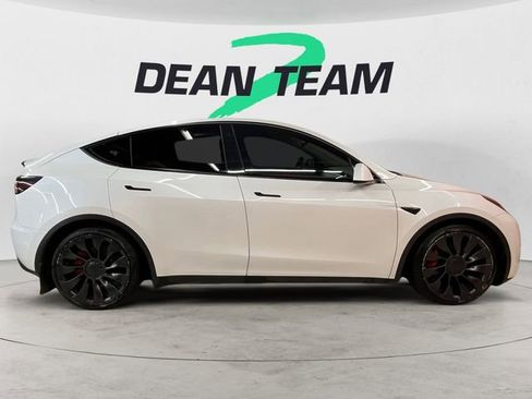 Used 2023 Tesla Model Y Performance image 9