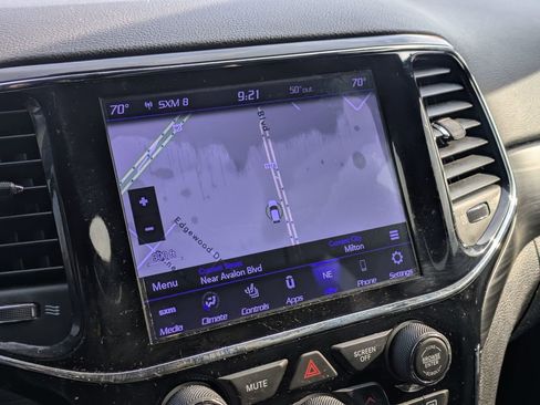 Used 2020 Jeep Grand Cherokee Altitude image 24