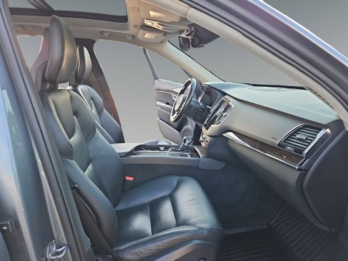 Used 2016 Volvo XC90 T6 Momentum w/ Protection Package Plus image 12