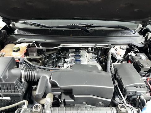 Used 2022 Chevrolet Colorado LT w/ Fleet Safety Package image 12