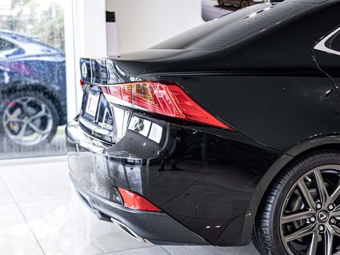 Used 2018 Lexus IS 350 AWD image 12