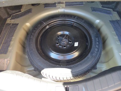 Used 2016 Ford Fusion Titanium FWD image 19