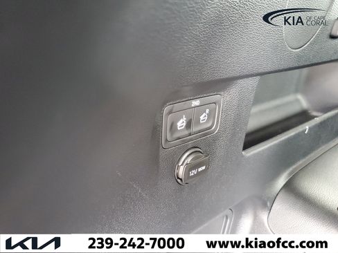 Certified 2024 Kia Telluride EX w/ EX Captain's Chair Package FWD image 10