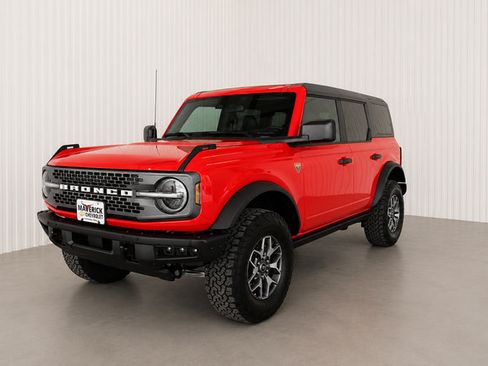 Used 2024 Ford Bronco Badlands AWD/4WD image 3