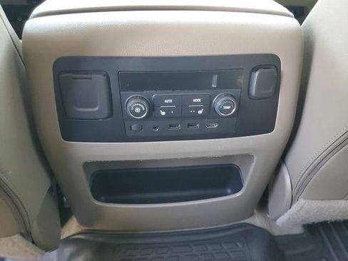 Used 2019 GMC Yukon SLT w/ Open Road Package image 17
