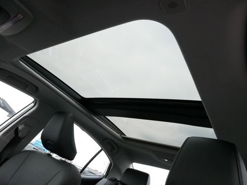 Used 2025 Toyota Camry XLE image 34