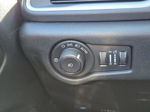 New 2026 Chrysler Pacifica Select FWD image 12
