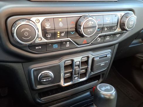 Used 2023 Jeep Wrangler Unlimited Sahara AWD/4WD image 21