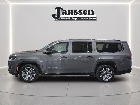 Used 2023 Jeep Wagoneer L Series II image 2