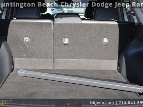 Used 2023 Toyota Corolla Cross XLE image 35