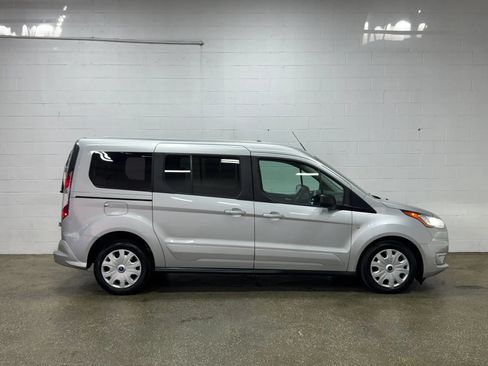 Used 2022 Ford Transit Connect XLT FWD image 2