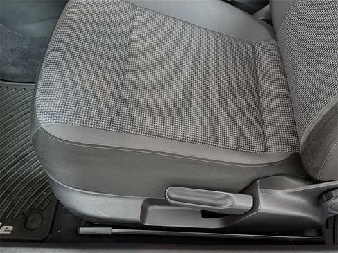 Certified 2019 Volkswagen Beetle 2.0T S image 9