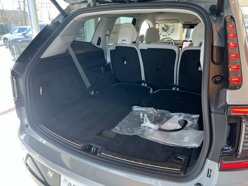 New 2025 Volvo EX90 Ultra image 13
