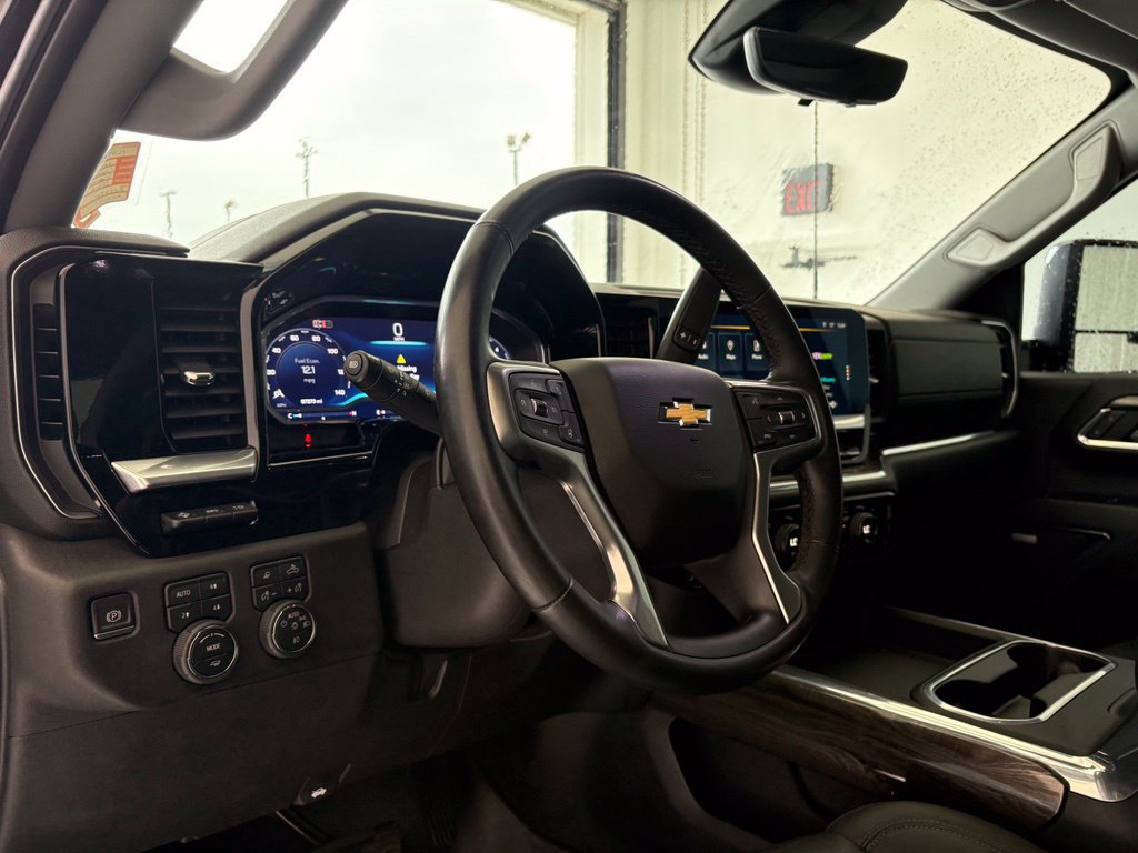 Used 2024 Chevrolet Silverado 2500 LTZ w/ LTZ Premium Package AWD/4WD image 2