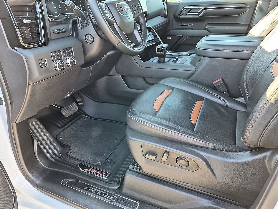 Used 2024 GMC Sierra 1500 AT4 w/ Technology Package AWD/4WD image 15