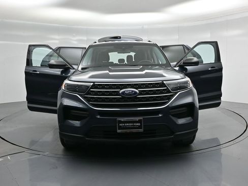 Certified 2022 Ford Explorer XLT image 32
