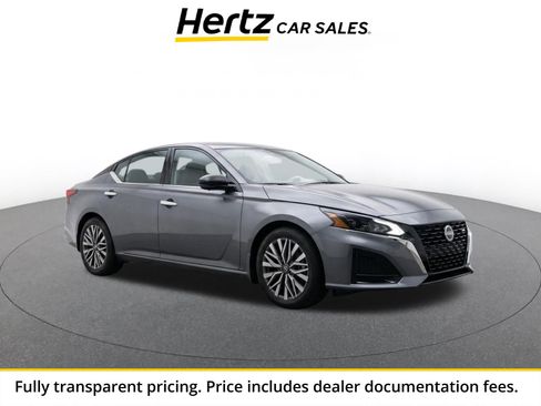 Used 2025 Nissan Altima 2.5 SV FWD image 1