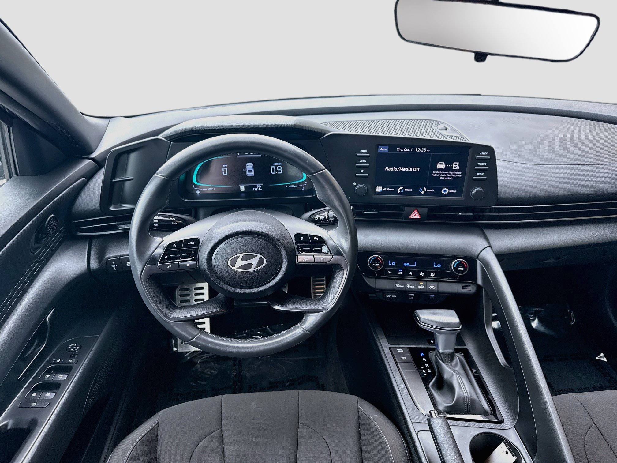 Used 2025 Hyundai Elantra Sport FWD image 18