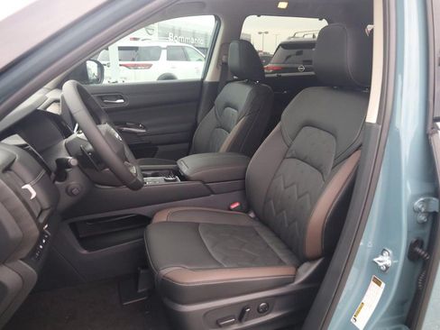 New 2026 Nissan Pathfinder Platinum AWD/4WD image 21