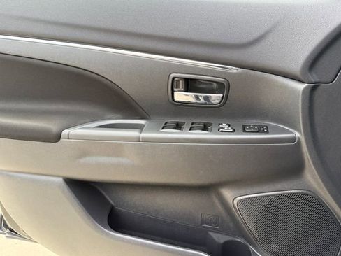 Used 2023 Mitsubishi Outlander Sport ES AWD/4WD image 18