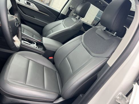 Certified 2025 Ford Explorer Active w/ Active Comfort Package image 13