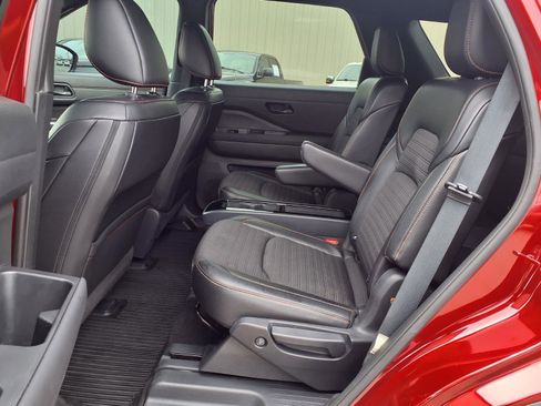 Used 2024 Nissan Pathfinder Rock Creek AWD/4WD image 12