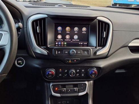 Used 2024 GMC Terrain SLE w/ Driver Convenience Package image 15