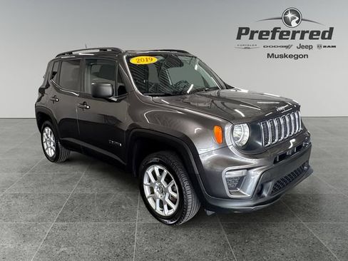 Used 2019 Jeep Renegade Sport w/ Sport Appearance Group AWD/4WD image 1