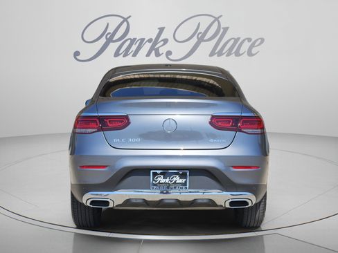 Used 2023 Mercedes-Benz GLC 300 4MATIC Coupe image 4