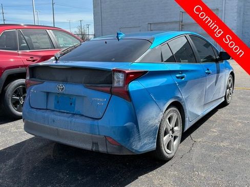 Used 2019 Toyota Prius XLE image 7