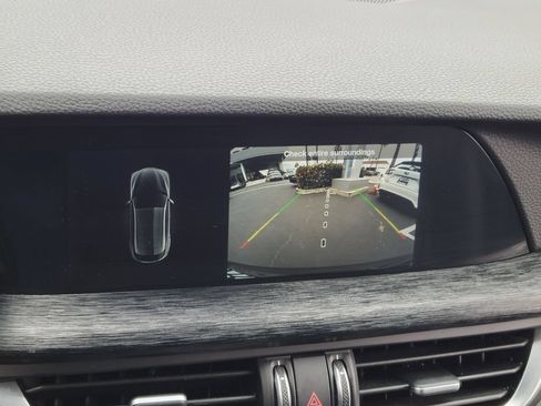Used 2024 Alfa Romeo Stelvio Sprint RWD image 10