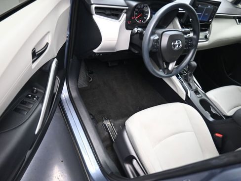 Used 2022 Toyota Corolla Cross L image 10