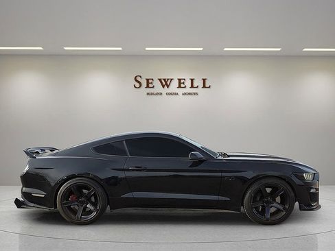 Used 2017 Ford Mustang GT Premium w/ GT Performance Package image 5