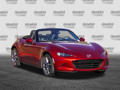 Used 2022 MAZDA MX-5 Miata Grand Touring image 2