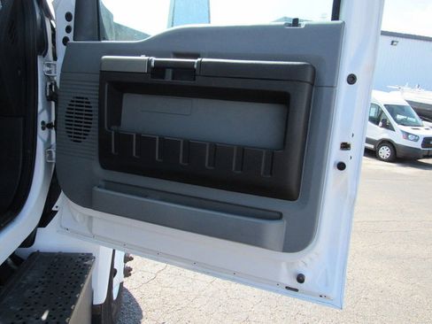 Used 2022 Ford F750 2WD Regular Cab Super Duty image 12