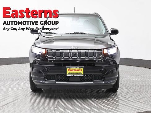 Used 2022 Jeep Compass Latitude w/ Convenience Group AWD/4WD image 2