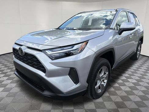 Used 2025 Toyota RAV4 XLE AWD/4WD image 3