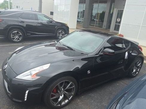 Used 2014 Nissan 370Z Coupe w/ Sport Package RWD image 3