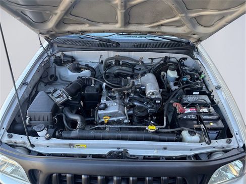 Used 2001 Toyota Tacoma 2WD Regular Cab image 8